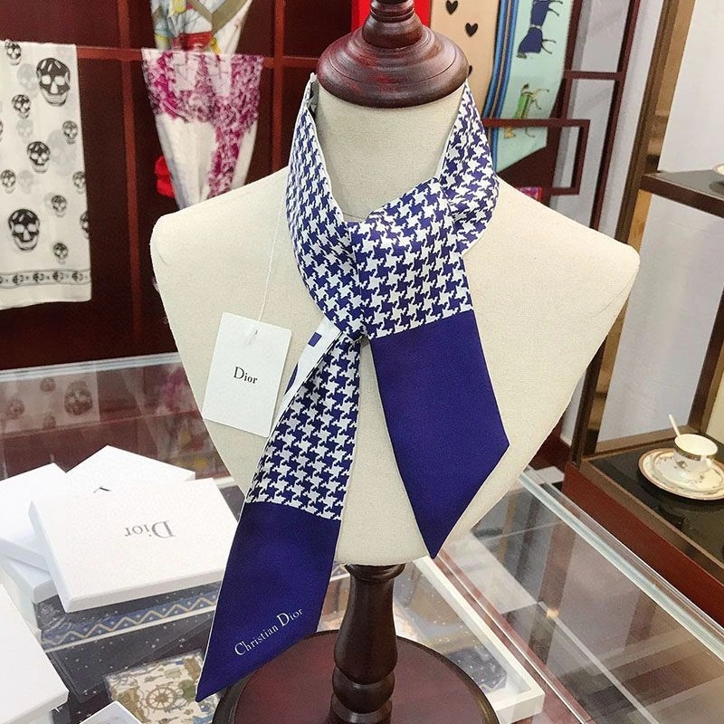 Dior Mitzah Twill Houndstooth 30 Montaigne Motif Silk Blue - Image 4