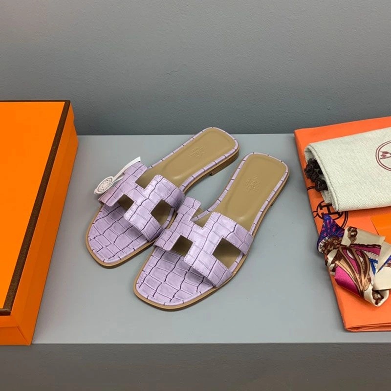 Hermes Oran Slides Women Crocodile Leather In Light Purple - Image 3