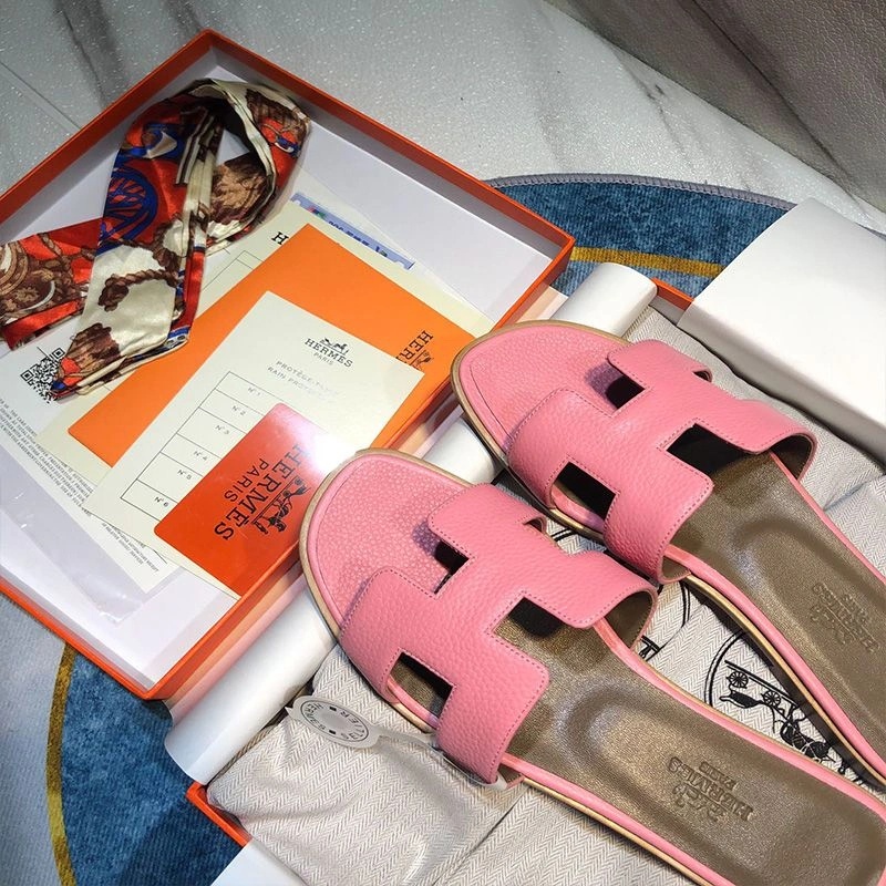Hermes Oran Slides Women Calf Leather In Pink - Image 4