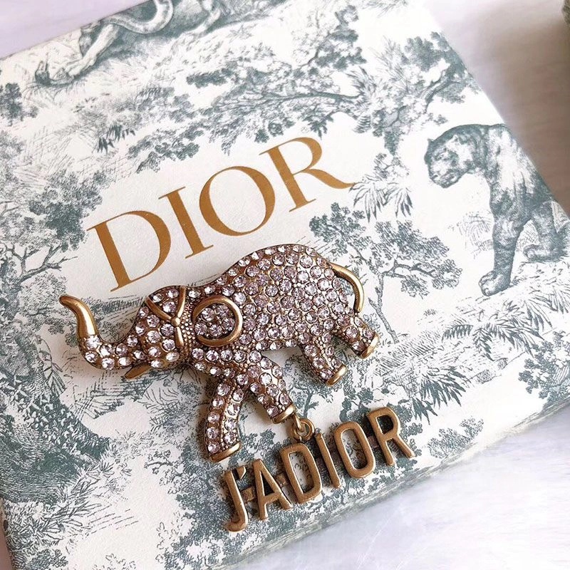 J'Adior Brooch with Elephant Silver Crystals Gold - Image 3