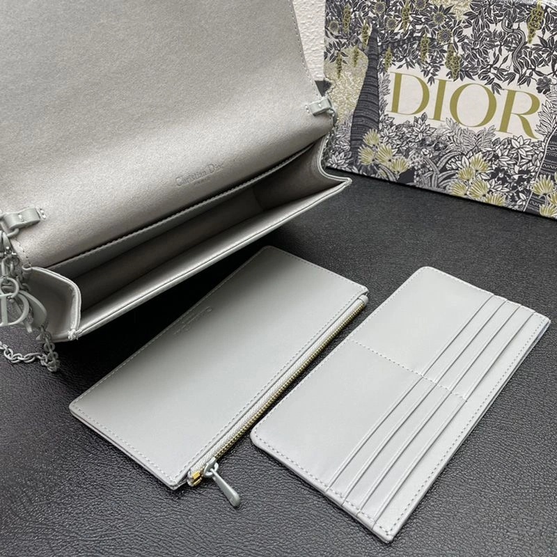 Lady Dior Pouch Ultramatte Cannage Lambskin with Diamond Motif Grey - Image 4