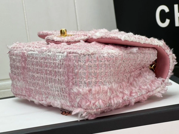 Fashionable CHANEL FLAP BAG 373 - Image 5