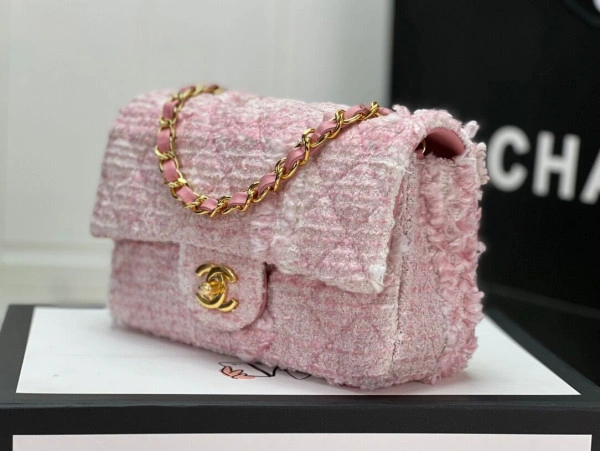 Fashionable CHANEL FLAP BAG 373 - Image 9