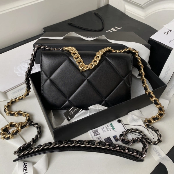 CHANEL 19 WALLET ON CHAIN AllSeason 33 - Image 3