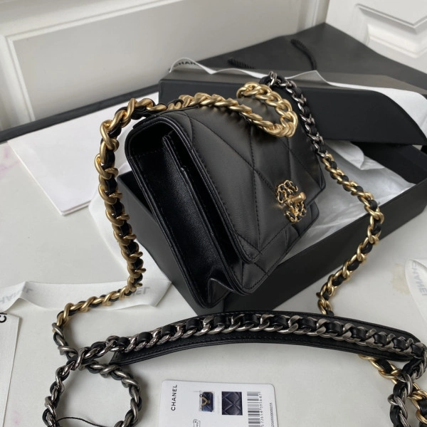 CHANEL 19 WALLET ON CHAIN AllSeason 33 - Image 6