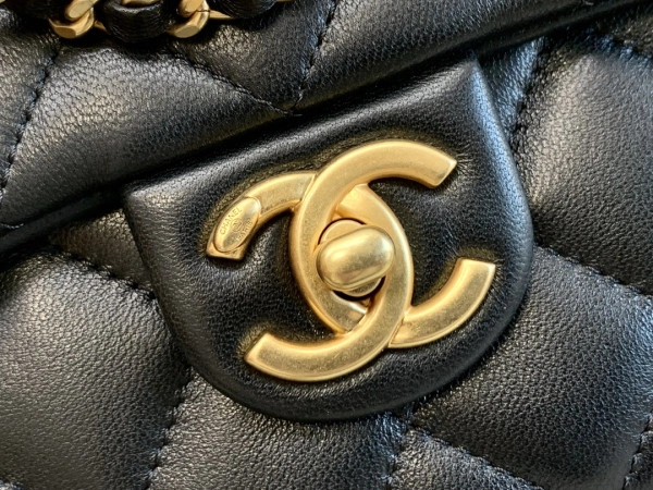 CHANEL FLAP BAG 20CM Popular 318 - Image 4