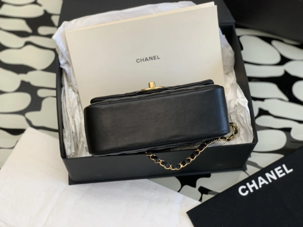 CHANEL FLAP BAG 20CM Popular 318 - Image 7