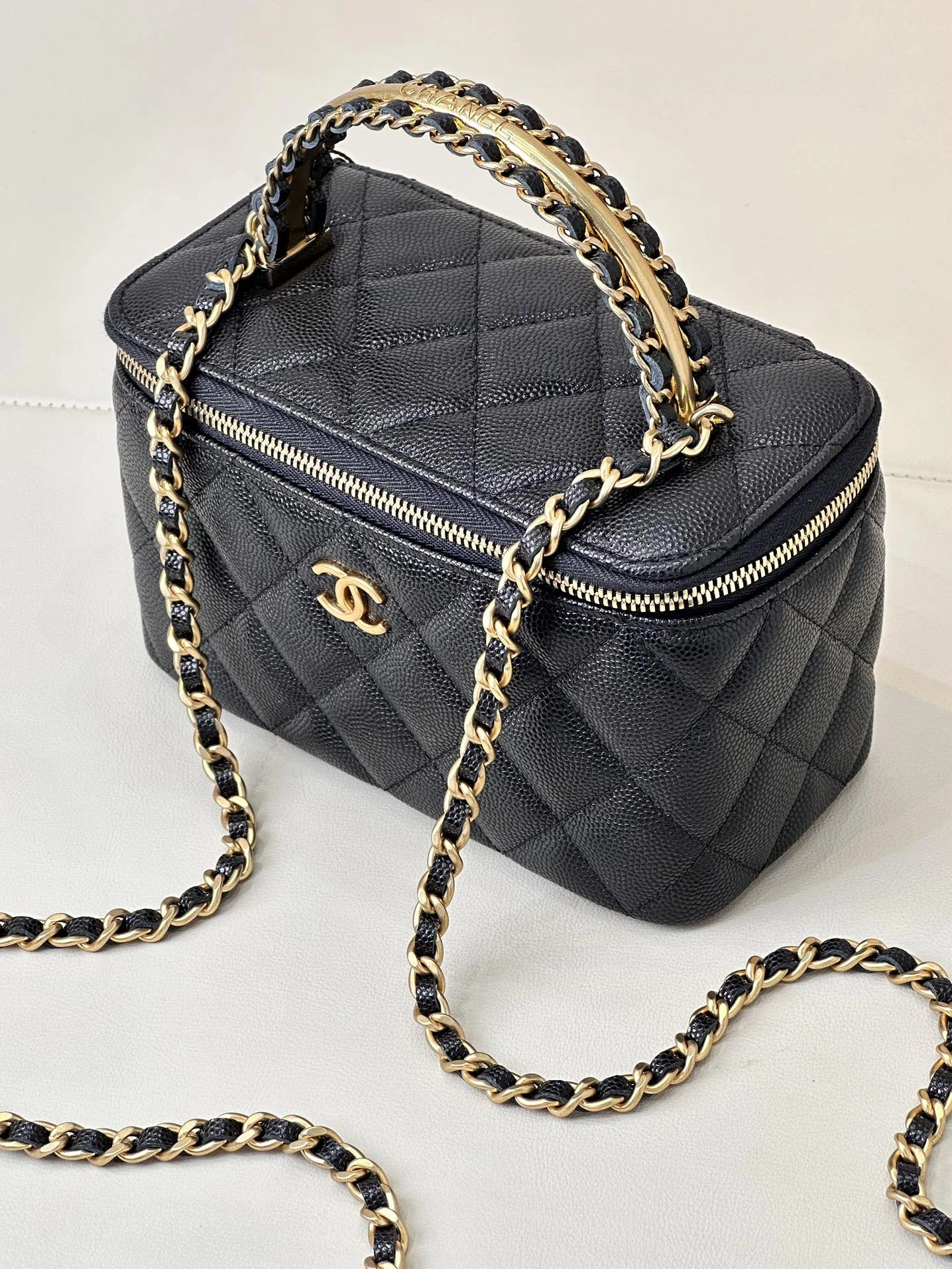 CHANEL SMALL VANITY WITH CHANELASSIC CHAIN-16x9.5x8cm TopPick 1217