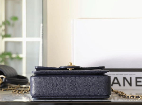 Comfortable CHANEL MEDIUM FLAP BAG WITH TOP HANDLE 900 - Image 7